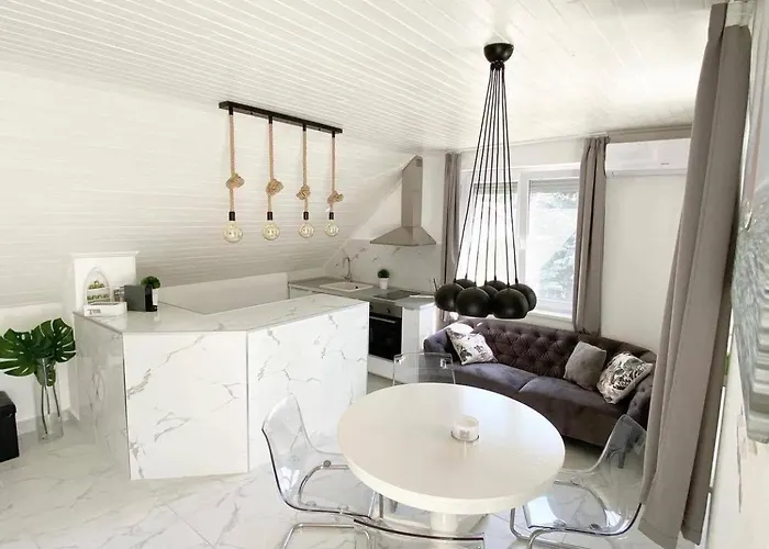 Maria Full House * Balatonmáriafürdő